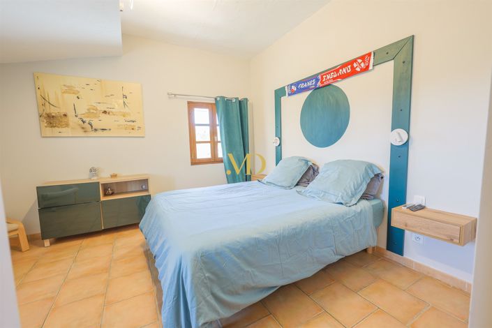 Image No.22-4 Bed House for sale