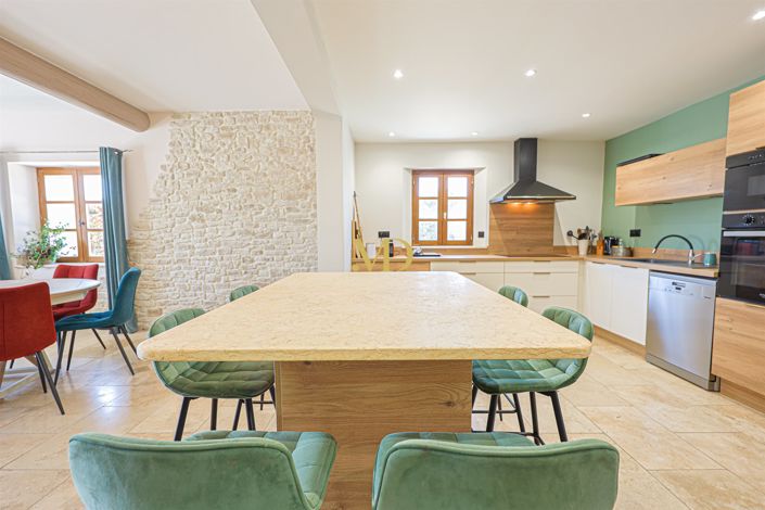 Image No.9-4 Bed House for sale
