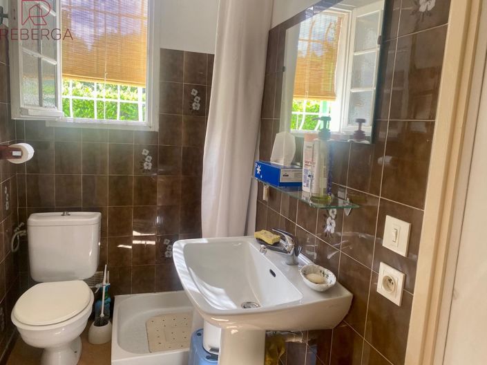 Image No.12-5 Bed House for sale