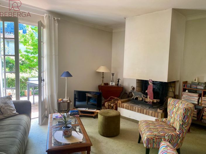 Image No.2-5 Bed House for sale