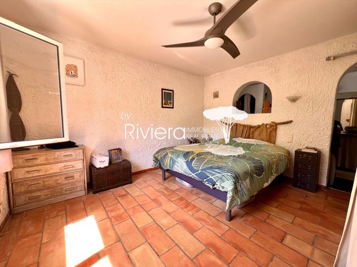 Image No.20-4 Bed House for sale