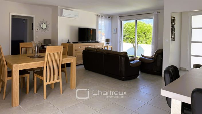 Image No.3-3 Bed House for sale