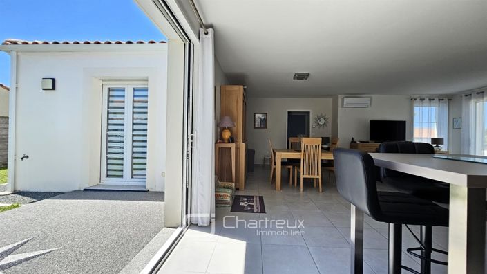 Image No.6-3 Bed House for sale