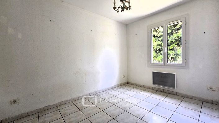 Image No.10-4 Bed House for sale