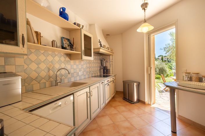 Image No.13-4 Bed House for sale