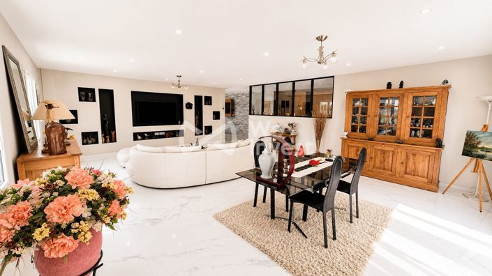 Image No.4-4 Bed Property for sale