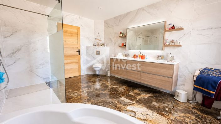 Image No.7-4 Bed Property for sale