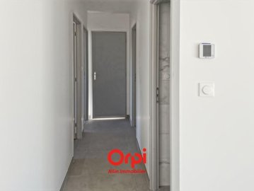 ad83q6s31jrqaisb11