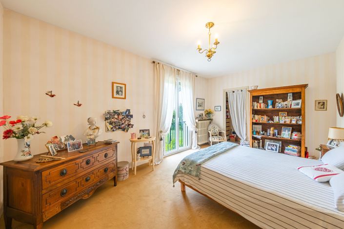 Image No.10-7 Bed House for sale
