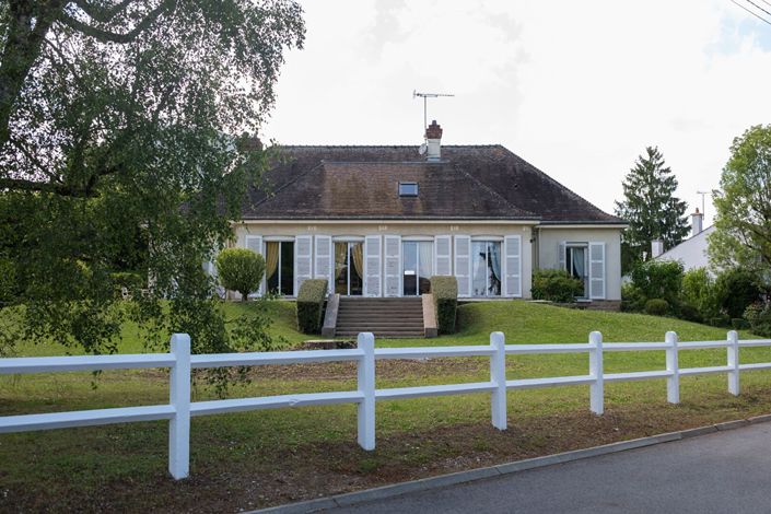 Image No.24-7 Bed House for sale