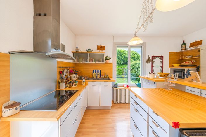 Image No.8-7 Bed House for sale