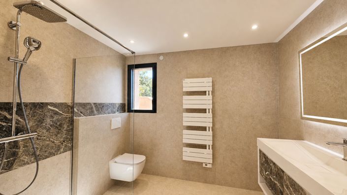 Image No.14-5 Bed Property for sale