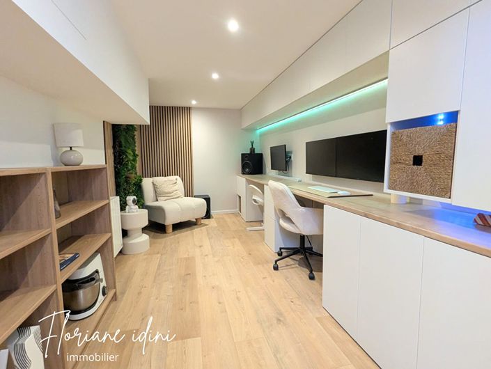 Image No.12-3 Bed House for sale