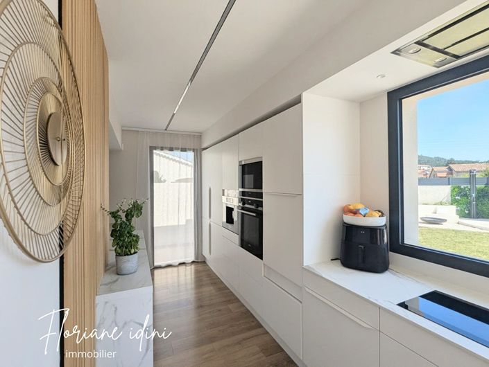 Image No.5-3 Bed House for sale