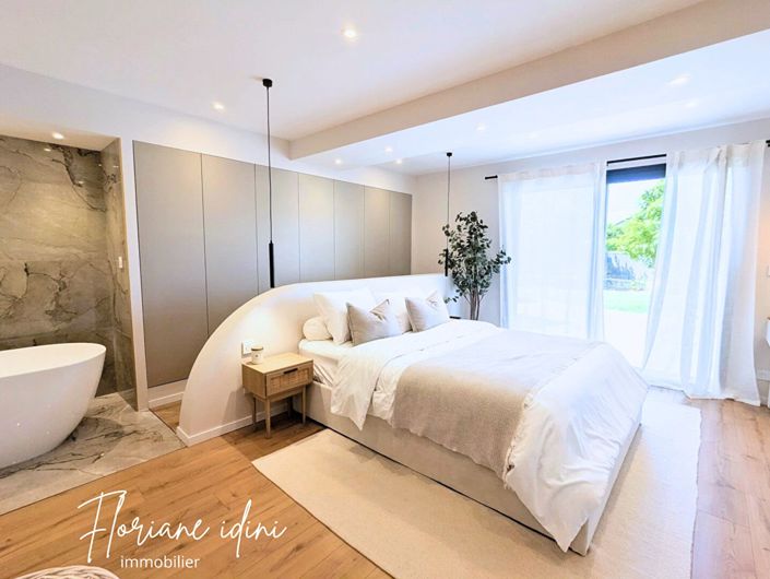 Image No.7-3 Bed House for sale
