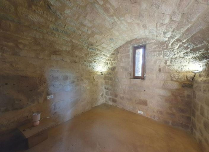 Image No.19-6 Bed House for sale