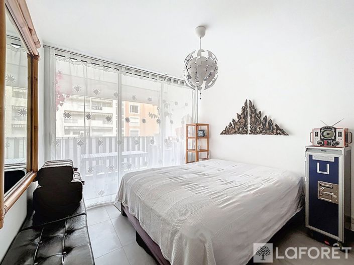 Image No.12-2 Bed Apartment for sale