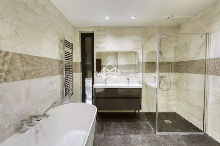 Image No.11-4 Bed House for sale