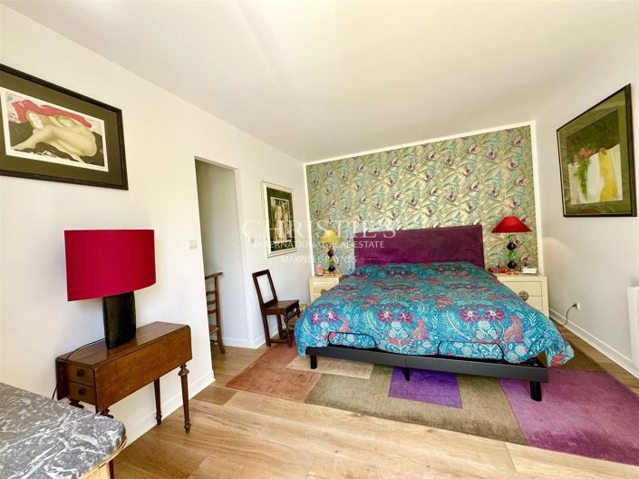 Image No.8-4 Bed House for sale