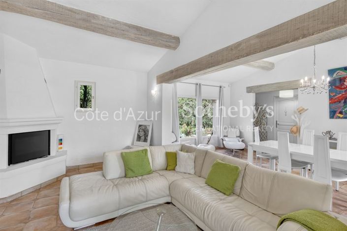 Image No.10-3 Bed House for sale