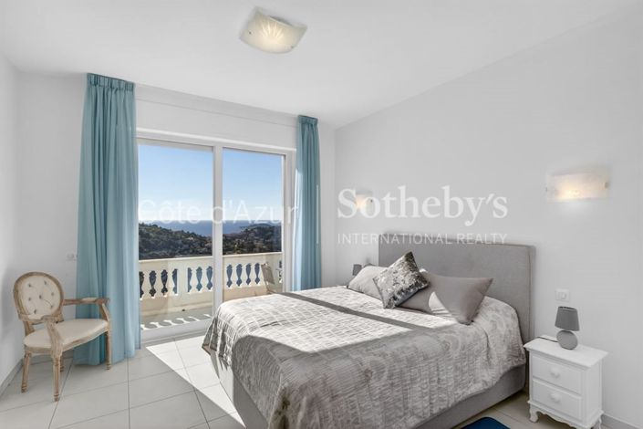 Image No.9-6 Bed House for sale