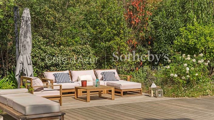 Image No.14-5 Bed Property for sale