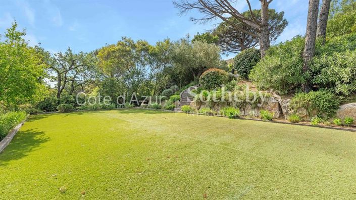 Image No.15-5 Bed Property for sale