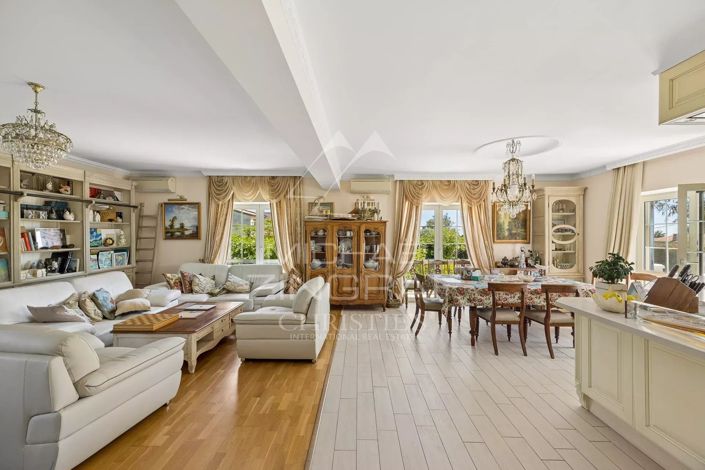 Image No.5-7 Bed House for sale