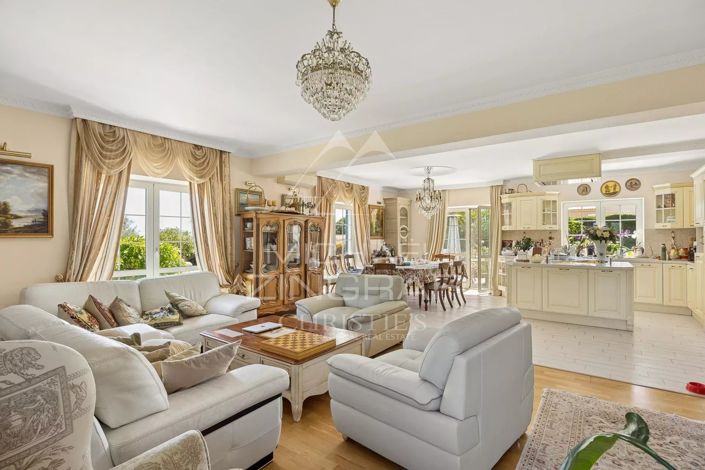 Image No.6-7 Bed House for sale