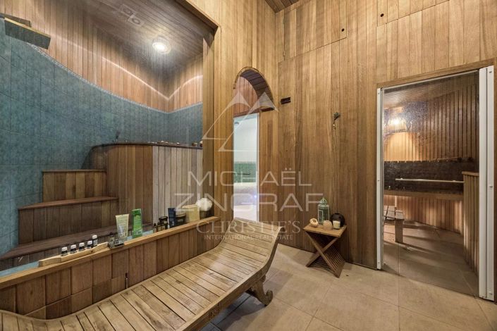Image No.8-7 Bed House for sale