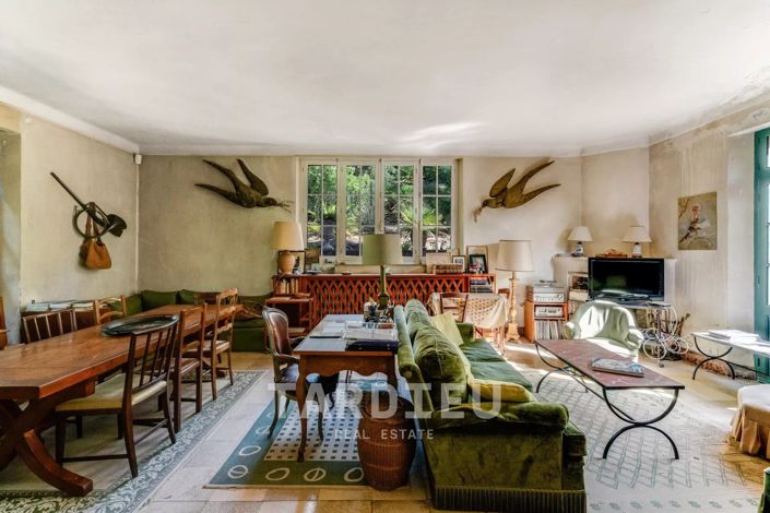Image No.10-8 Bed House for sale