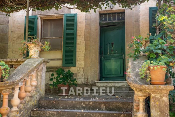 Image No.5-8 Bed House for sale