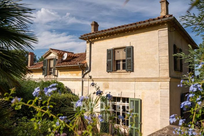 Image No.6-8 Bed House for sale