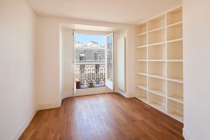 Image No.8-2 Bed Apartment for sale
