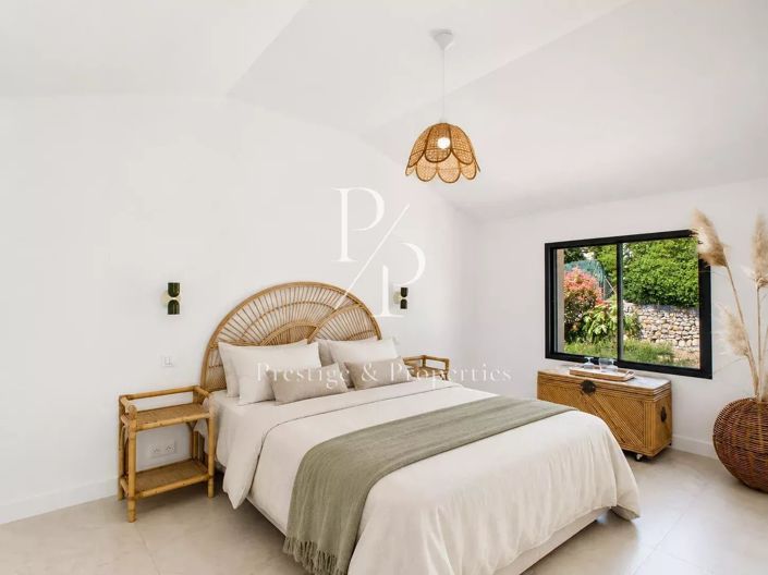 Image No.10-7 Bed House for sale