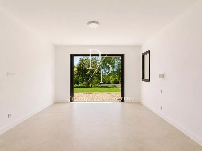 Image No.16-7 Bed House for sale
