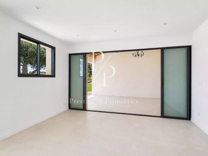 Image No.19-7 Bed House for sale