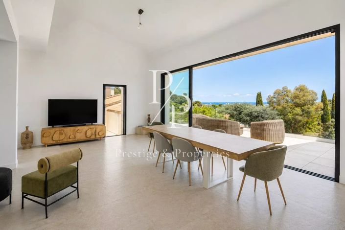 Image No.2-7 Bed House for sale