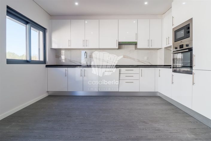 Image No.8-3 Bed Apartment for sale