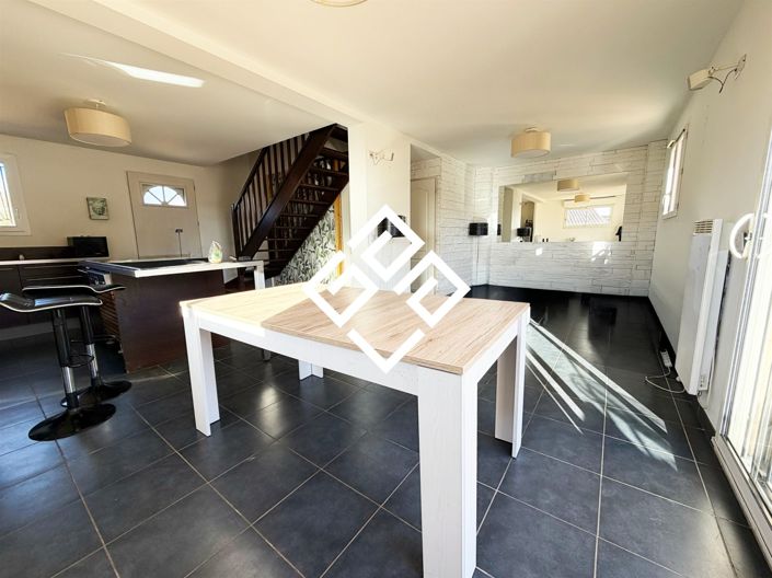 Image No.3-3 Bed House for sale
