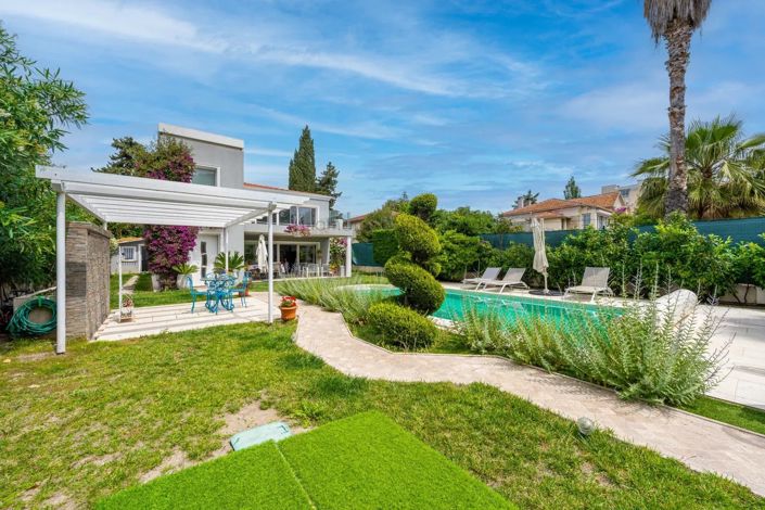 Image No.2-4 Bed House for sale