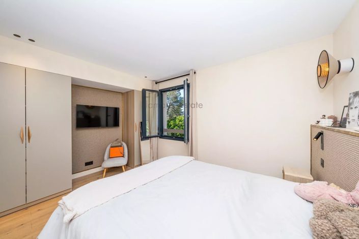 Image No.12-3 Bed House for sale
