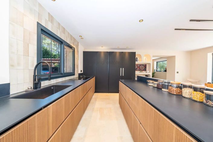 Image No.6-3 Bed House for sale