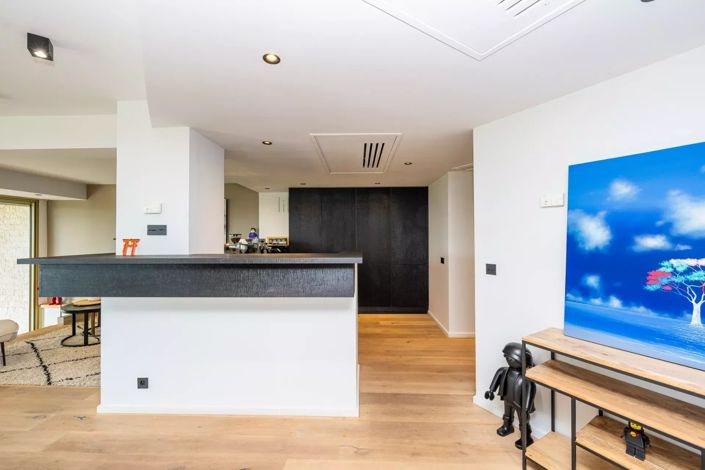 Image No.17-4 Bed Apartment for sale