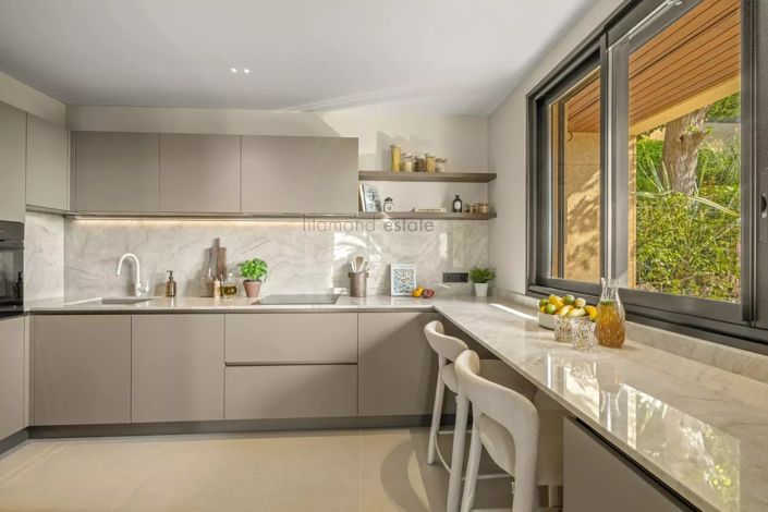 Image No.9-2 Bed Apartment for sale