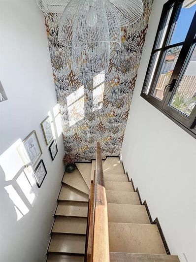 Image No.10-3 Bed House for sale