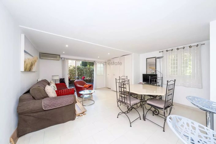 Image No.14-3 Bed House for sale