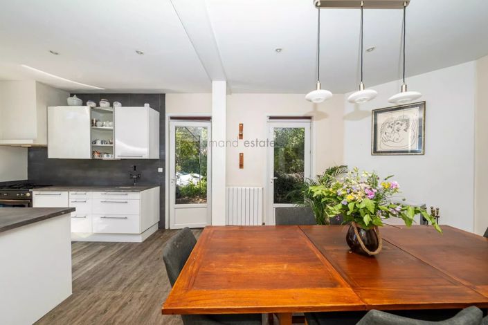 Image No.25-5 Bed House for sale