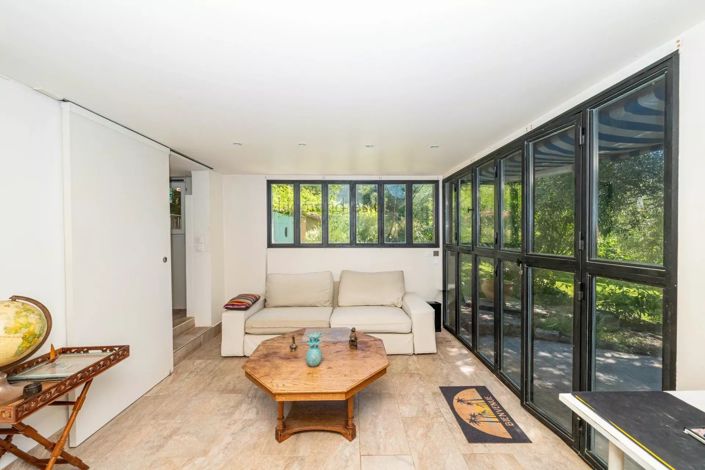 Image No.28-5 Bed House for sale
