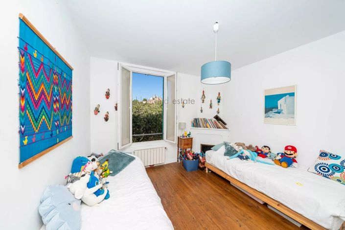 Image No.31-5 Bed House for sale